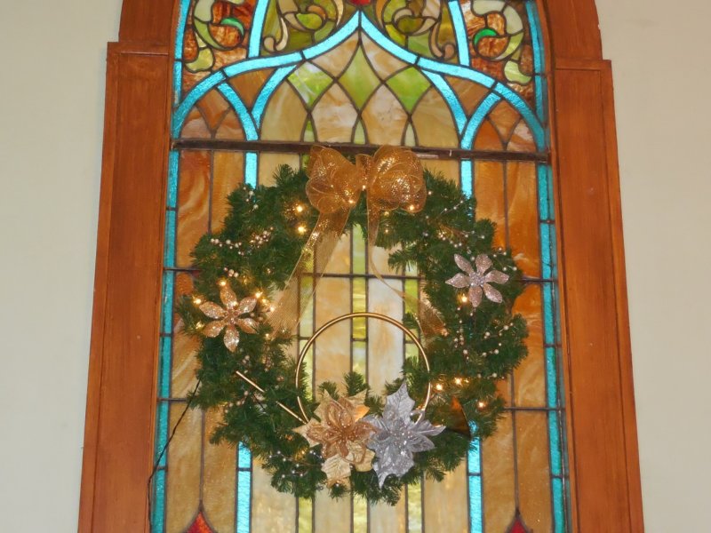 windowwreath.jpg